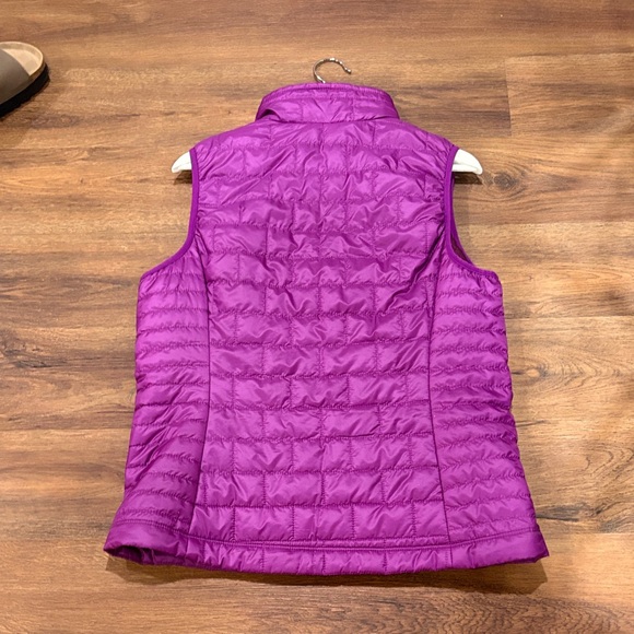 Women’s Patagonia Nano Puff Vest - Picture 3 of 7